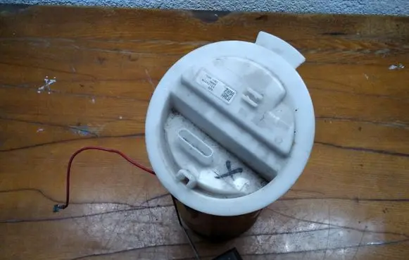 Mercedes-Benz E W212 Fuel injection high pressure pump A2124700194
