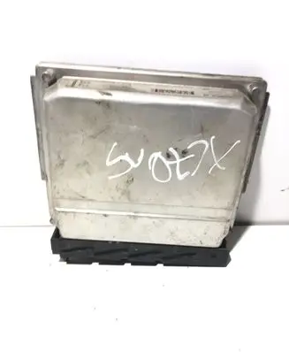 Volvo XC70 Engine control unit/module 08675760 04071 0000132768