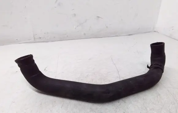 Volkswagen Touran I Engine coolant pipe/hose