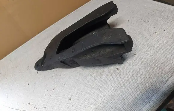 Volkswagen Transporter - Caravelle T6 Engine mounting bracket 7E0199370