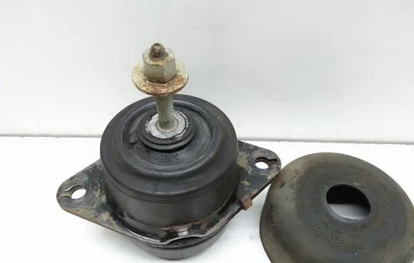 Ford Mustang V Engine mount bracket BR336038GA 7R336038AA