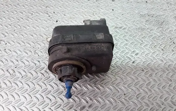 Renault Espace III Headlight level adjustment motor 770041534