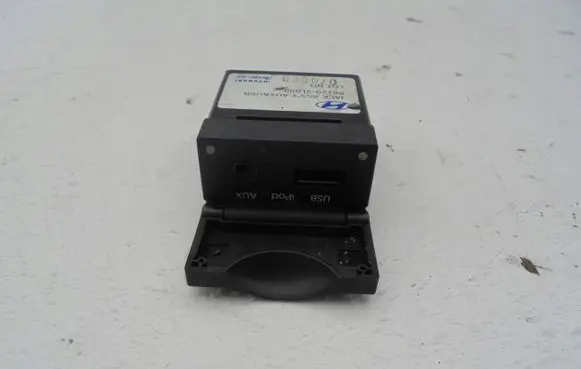 Hyundai i30 AUX in-socket connector POZOSTAE