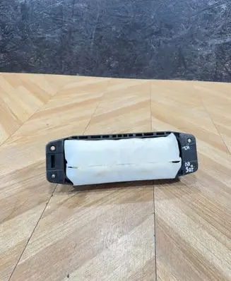 Mercedes-Benz C W205 Passenger airbag 2058600002 1101519820336 34169923B