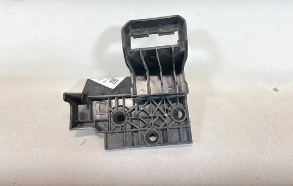 Volvo EX30 Front bumper mounting bracket 80001747