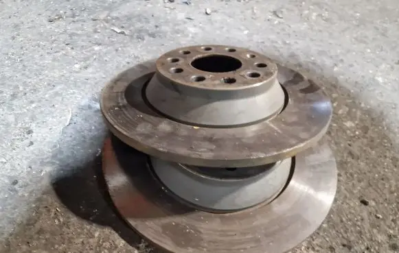 Volkswagen Touran III Front brake disc