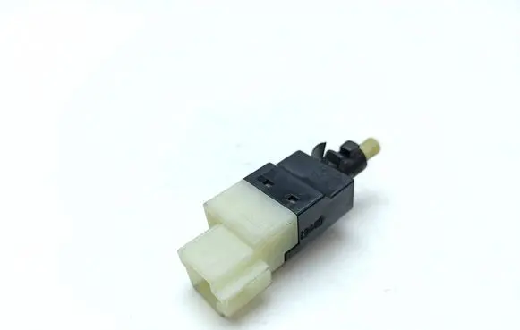 Mercedes-Benz C W203 Brake pedal sensor switch 0015453809 A0015453809