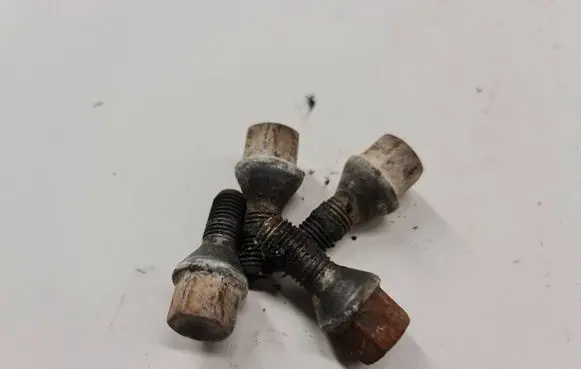 Fiat Grande Punto Nuts/bolts 
