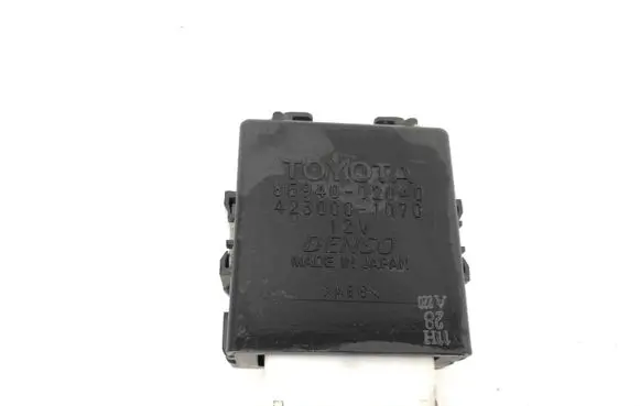 Toyota Auris 150 Other devices 8594002040