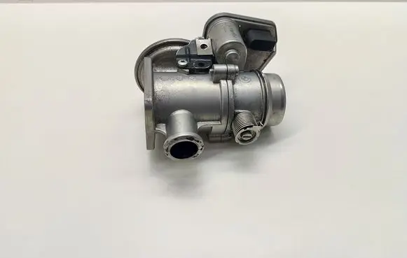 BMW 5 E60 E61 Throttle valve 7791481 779148104 7791480