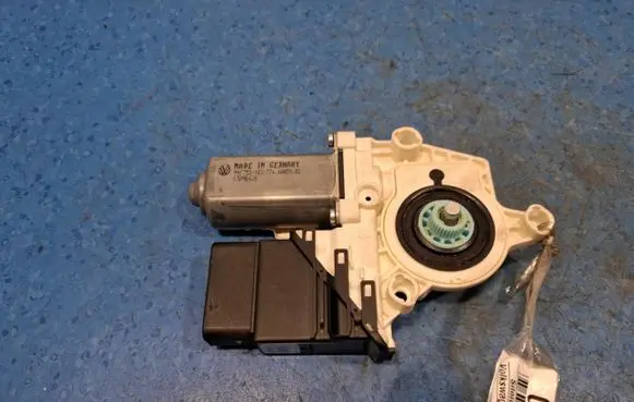 Volkswagen Golf V Vent window/glass motor 1K0959703AL