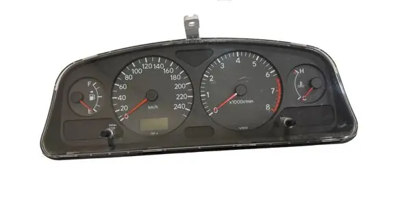 Toyota Avensis T220 Speedometer (instrument cluster) 8380005380