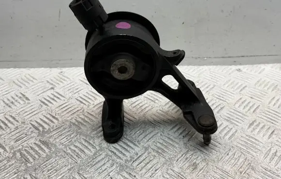 Toyota Auris 150 Engine mount bracket 123710R020 AV83638