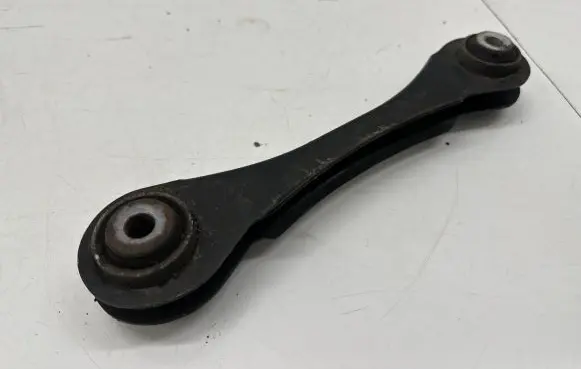 Rear upper control arm/wishbone
