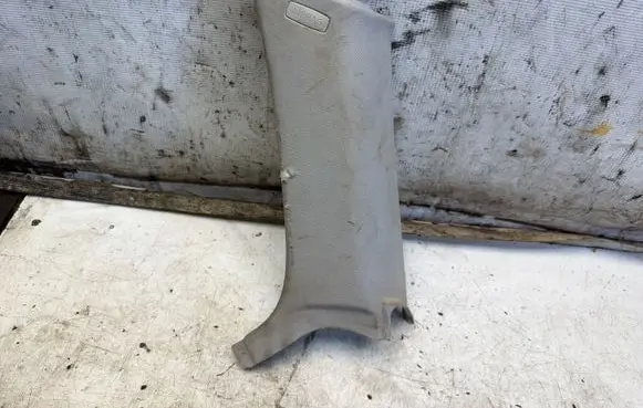 Volkswagen Golf V (C) pillar trim 05758