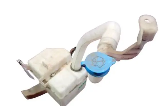 Suzuki Swift I Windshield washer fluid reservoir/tank