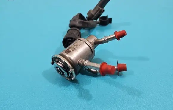 Opel Astra K Fuel injector 55485257 IMPRK1509091