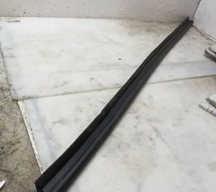 Porsche Macan (95B) Engine compartment rubber 95B823737
