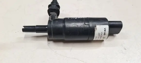 Volkswagen Touran I Headlight washer pump 3B7955681 001016