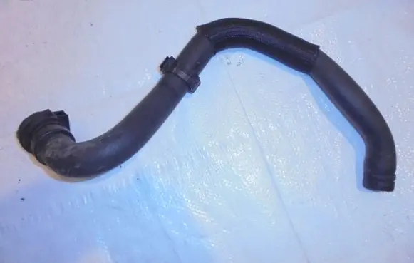 Peugeot 208 Engine coolant pipe/hose