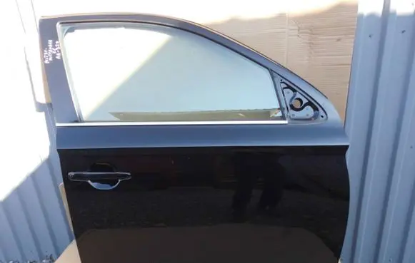 Mitsubishi Outlander Front door 5700B672 5700B860