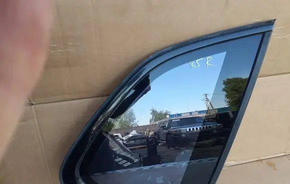 BMW X5 E70 Rear side window