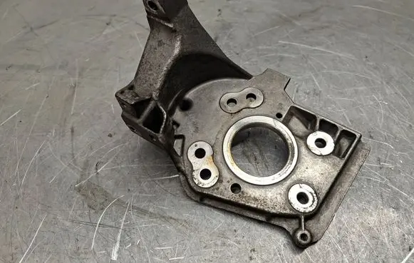 Peugeot 3008 I Fuel pump bracket 9684778280
