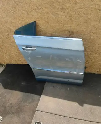 Volkswagen PASSAT CC Rear door 