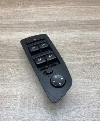 BMW 1 E81 E87 Electric window control switch 6952051