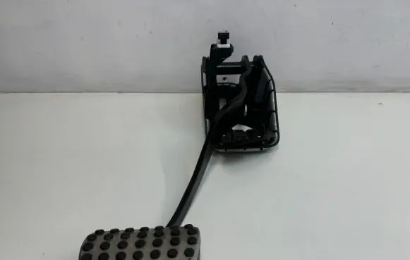 Mercedes-Benz GLE (W166 - C292) Brake pedal A1662900301