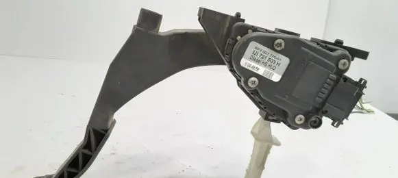 Volkswagen Golf IV Accelerator throttle pedal IJI721503