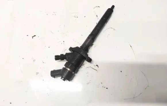 Fuel injector