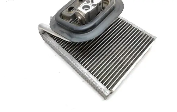 Mercedes-Benz A W177 Air conditioning (A/C) radiator (interior) SAEJ2842