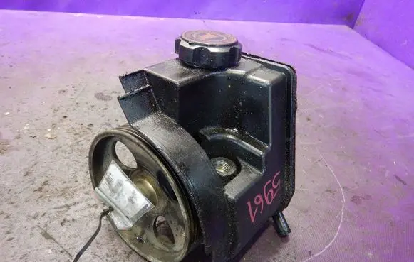 Peugeot 206 Power steering pump 9637000980