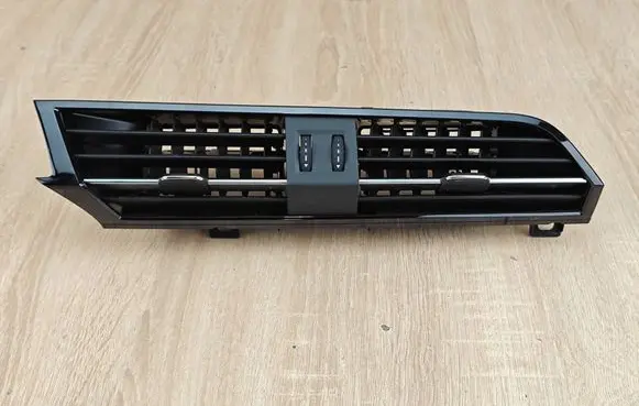 Audi Q3 F3 Dash center air vent grill 83B820903