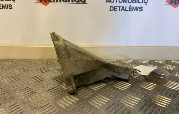 BMW 7 E65 E66 Engine mounting bracket 2211675461601