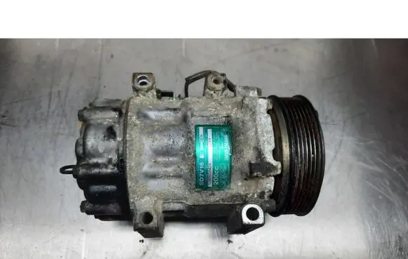 Volvo V50 Air conditioning (A/C) compressor (pump)