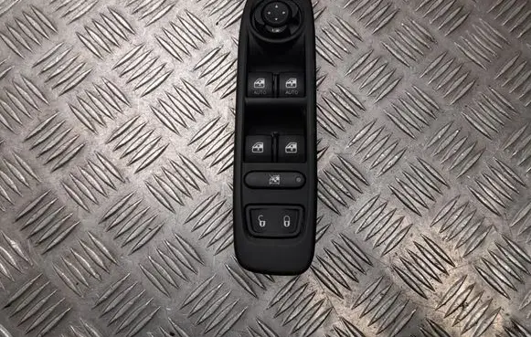 Jeep Compass Electric window control switch P6BZ28LXHAA