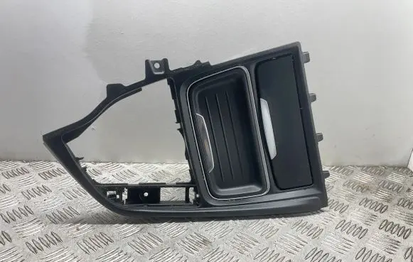 Cup holder front