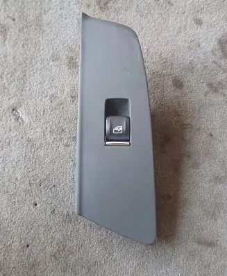 BMW 5 G30 G31 Electric window control switch 9327031 2AA05147 150618