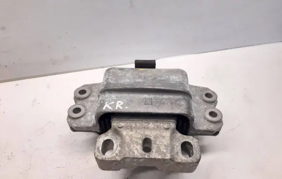 Volkswagen Golf V Engine mount bracket 1K0199555