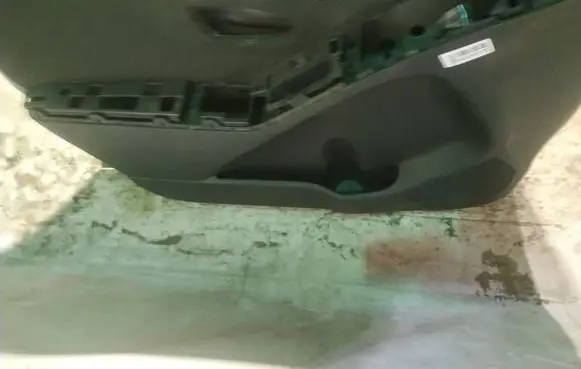 Toyota Yaris Front door card panel trim