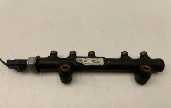 Fuel main line pipe