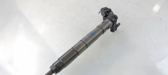 Audi A6 S6 C6 4F Fuel injector 059130277AJ