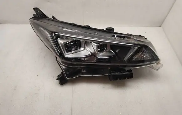 Nissan Leaf II (ZE1) Headlight/headlamp 260105SH5A A1S0610000