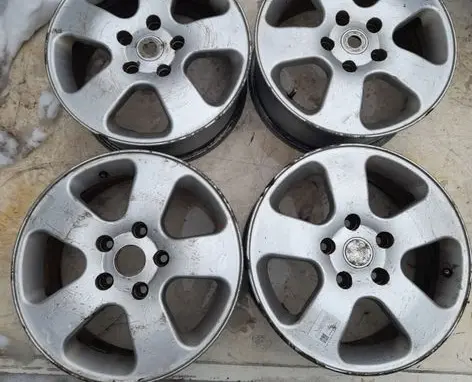 Volkswagen Transporter - Caravelle T5 R12 alloy rim 