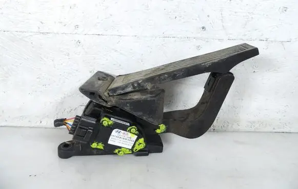 Hyundai ix35 Accelerator throttle pedal DH32727-2S000
