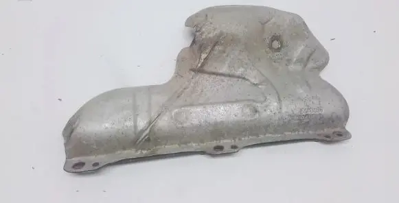 Volvo S40 Heat shield in engine bay 8670179