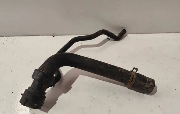 Engine coolant pipe/hose