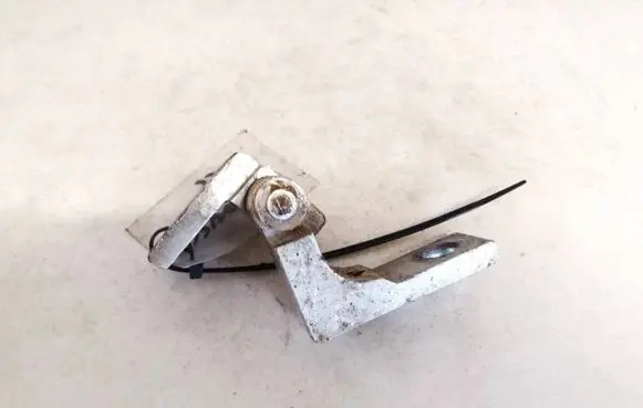 Alfa Romeo 159 Rear door lower hinge